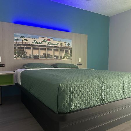 Hi-Way Host Motel Pasadena Buitenkant foto