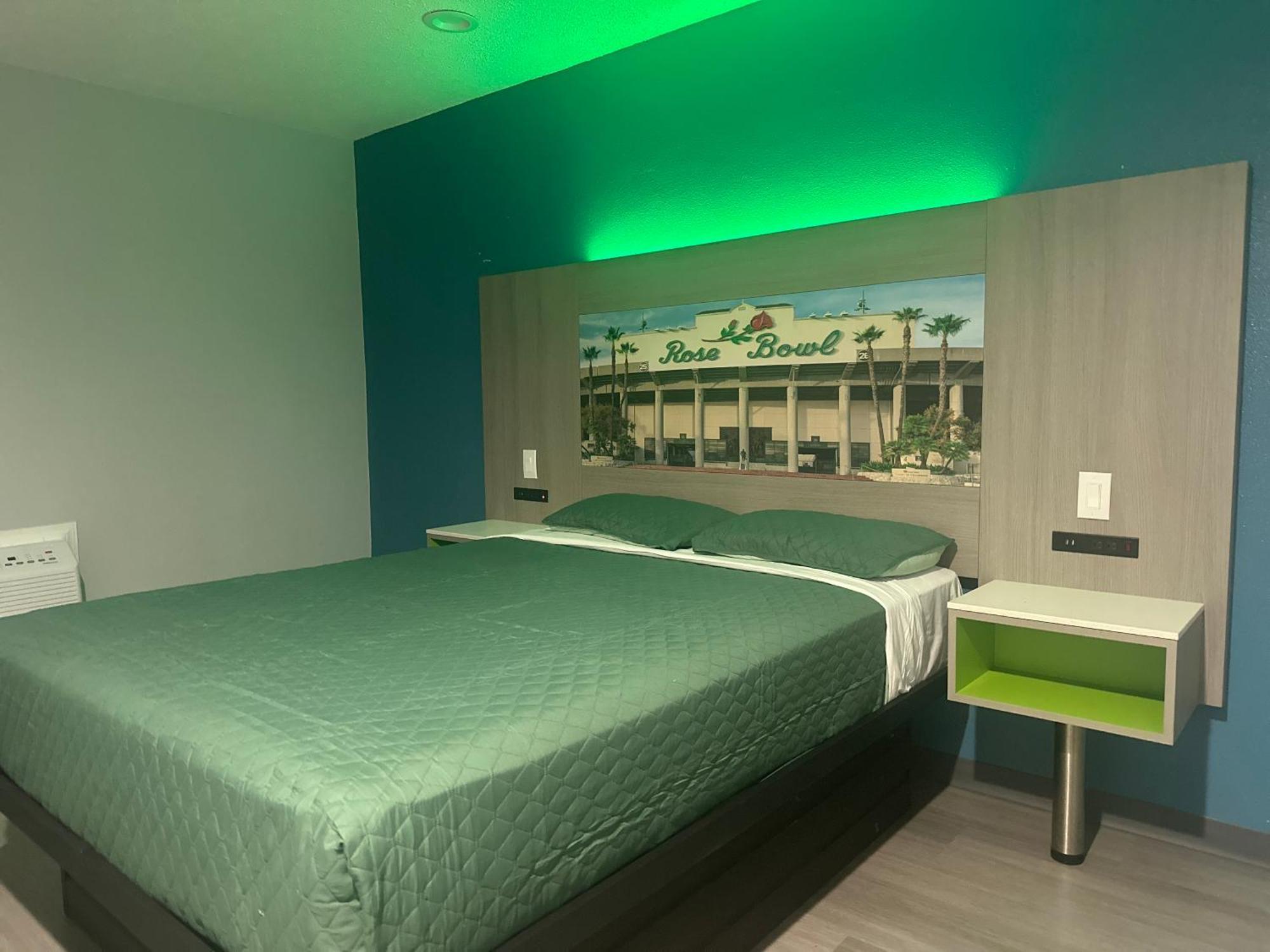 Hi-Way Host Motel Pasadena Buitenkant foto